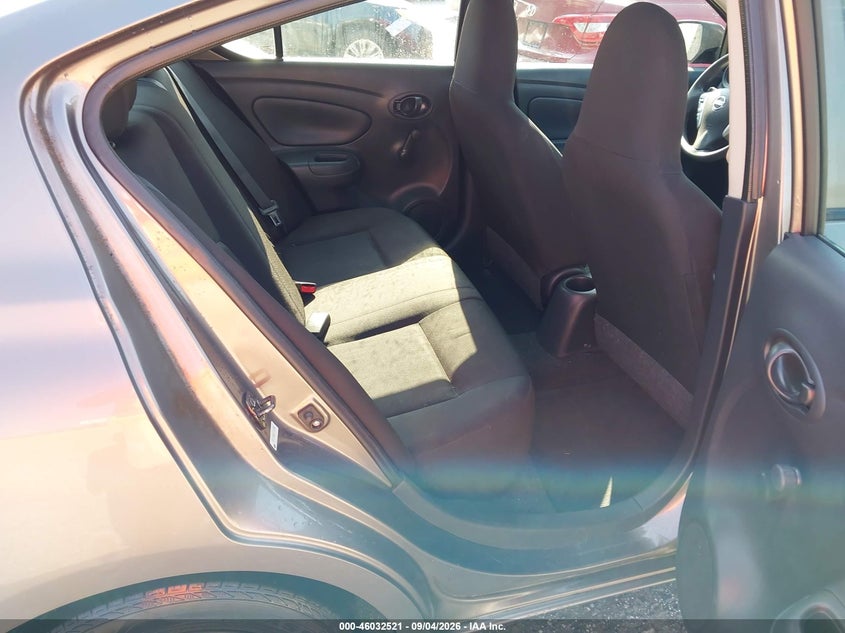 2015 NISSAN VERSA auction photo 8