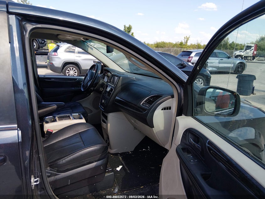 Vin: 2c4rc1bg3dr744542, lot: 46531991, chrysler town & country touring 20134