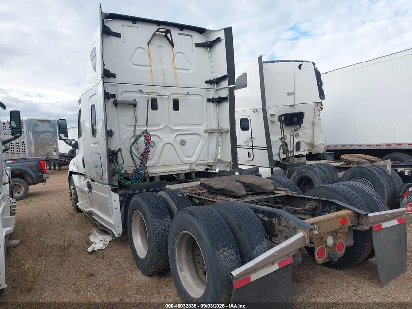 2016 FREIGHTLINER CASCADIA 125 auction photo 3
