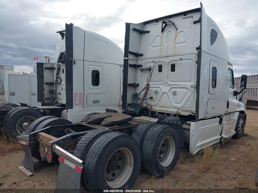 2016 FREIGHTLINER CASCADIA 125 auction photo 4