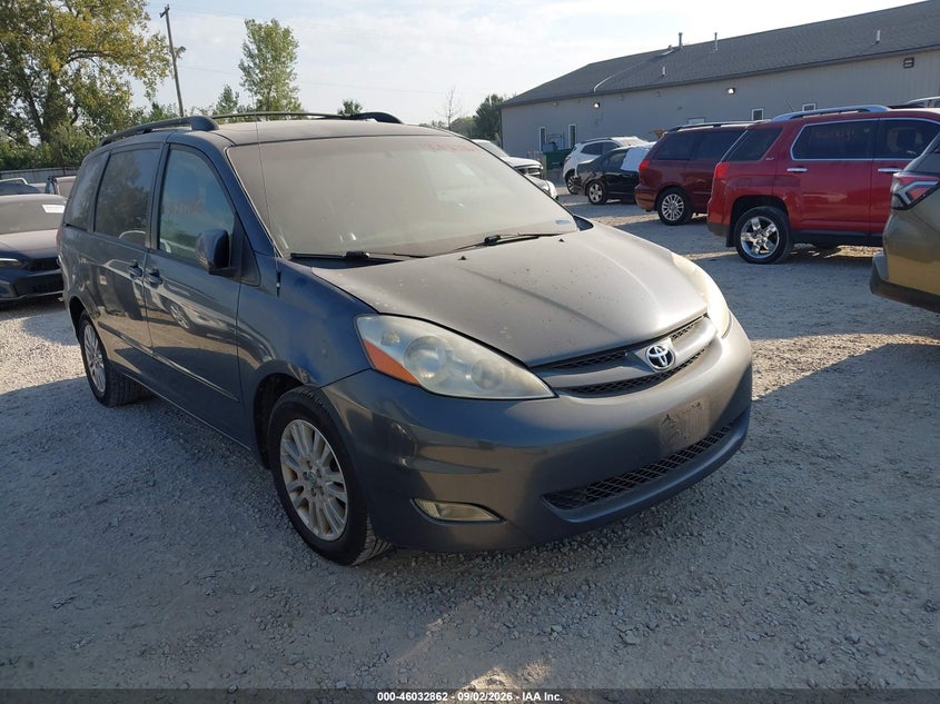 2009 TOYOTA SIENNA auction photo 1