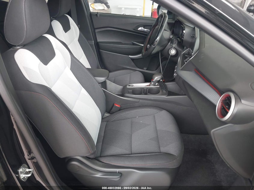 2026 CHEVROLET TRAX auction photo 5