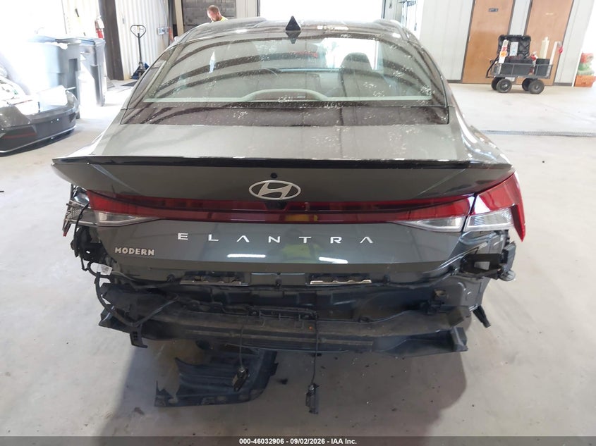 2025 HYUNDAI ELANTRA SEL SPORT · Photo 6