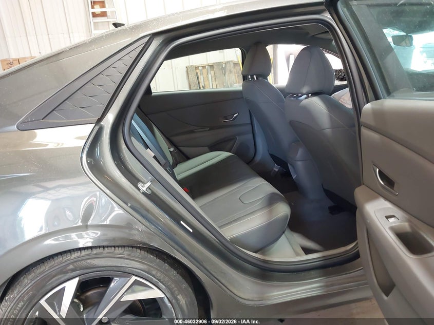 2025 HYUNDAI ELANTRA SEL SPORT · Photo 8