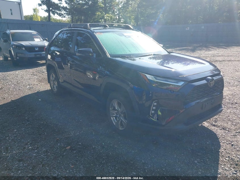 Vin: 2t3p1rfv7nw320521, lot: 46532347, toyota rav4 xle 20221