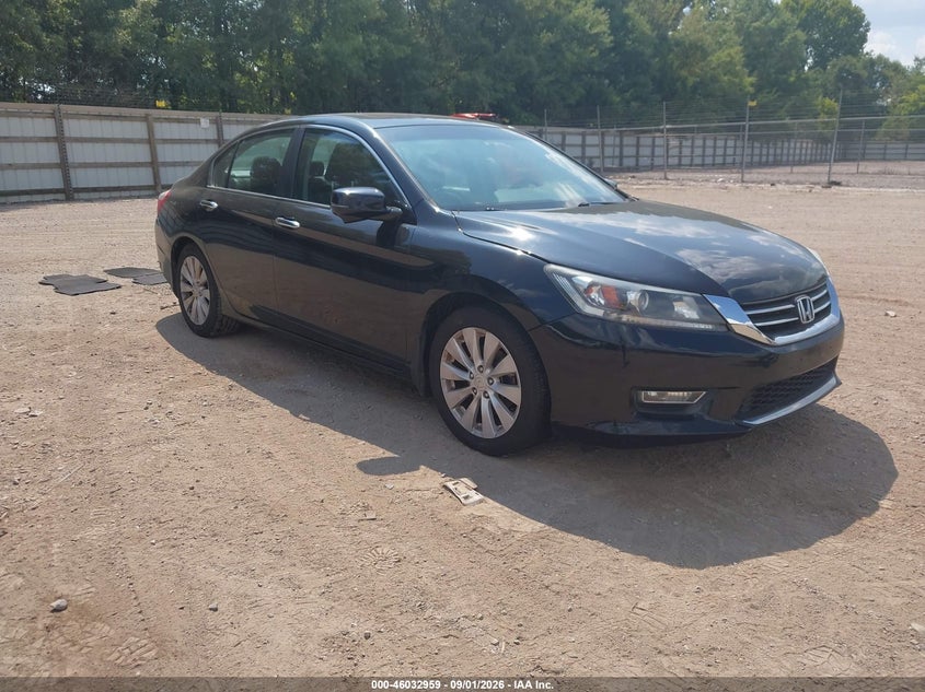 2013 HONDA ACCORD auction photo 1
