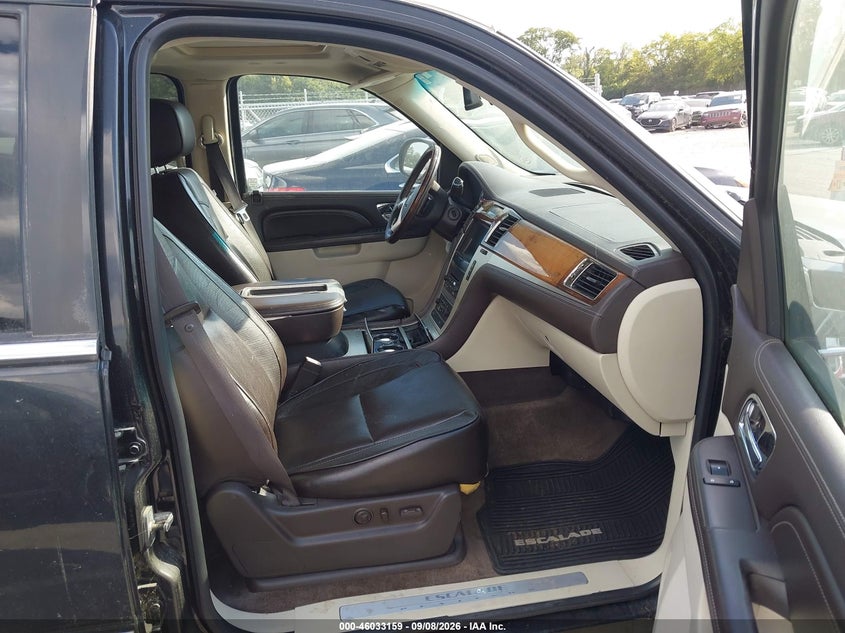 2011 CADILLAC ESCALADE ESV auction photo 5