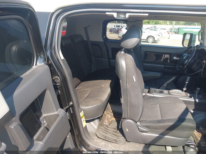 Фото 8 - TOYOTA FJ CRUISER