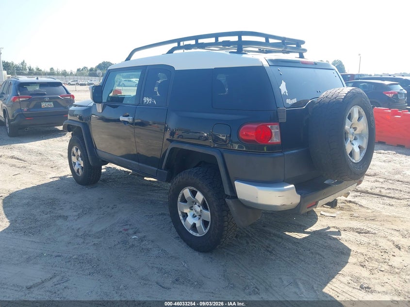 2007 TOYOTA FJ CRUISER auction photo 3