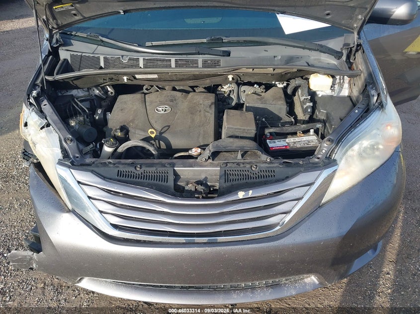TOYOTA SIENNA - zdjęcie 10