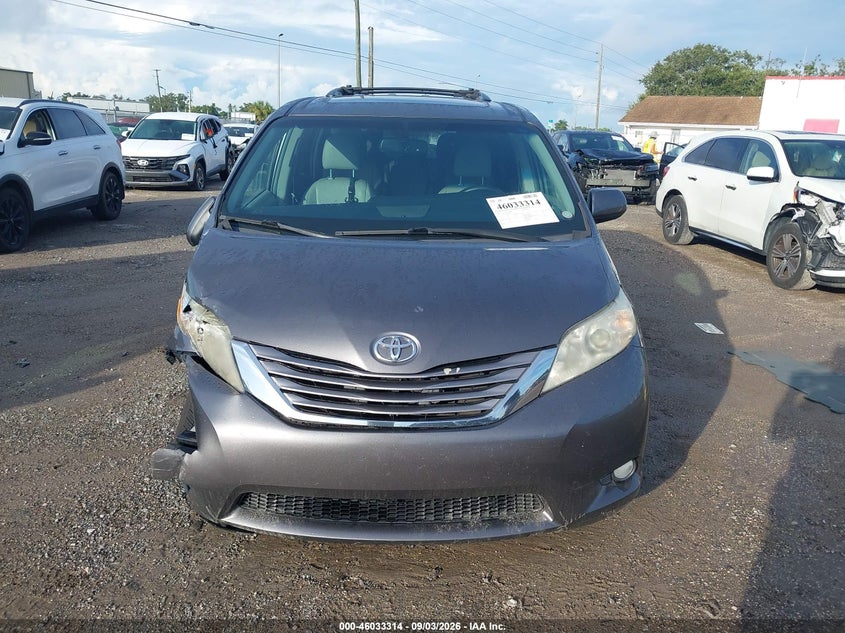 TOYOTA SIENNA - zdjęcie 12