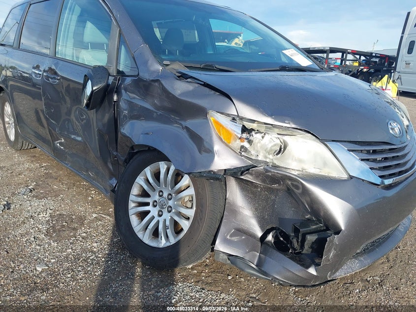 TOYOTA SIENNA - zdjęcie 6