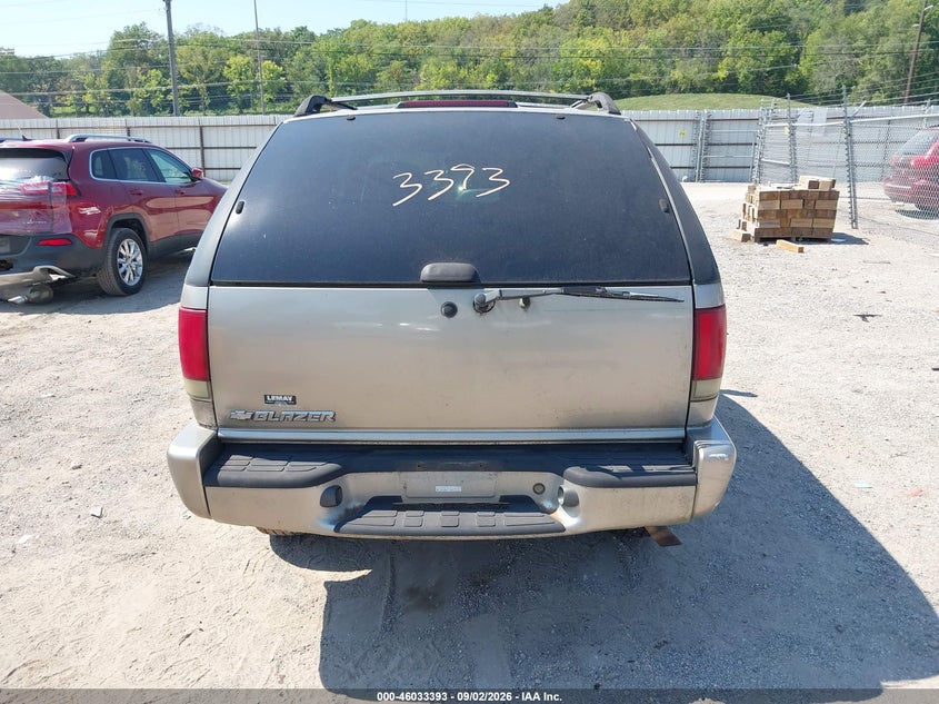 CHEVROLET BLAZER 2005 VIN 1GNCT18X05K106933