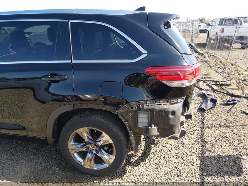TOYOTA HIGHLANDER - zdjęcie 19
