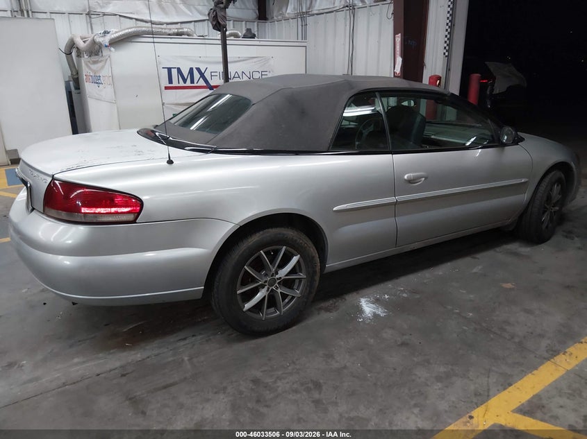 2004 CHRYSLER SEBRING auction photo 4