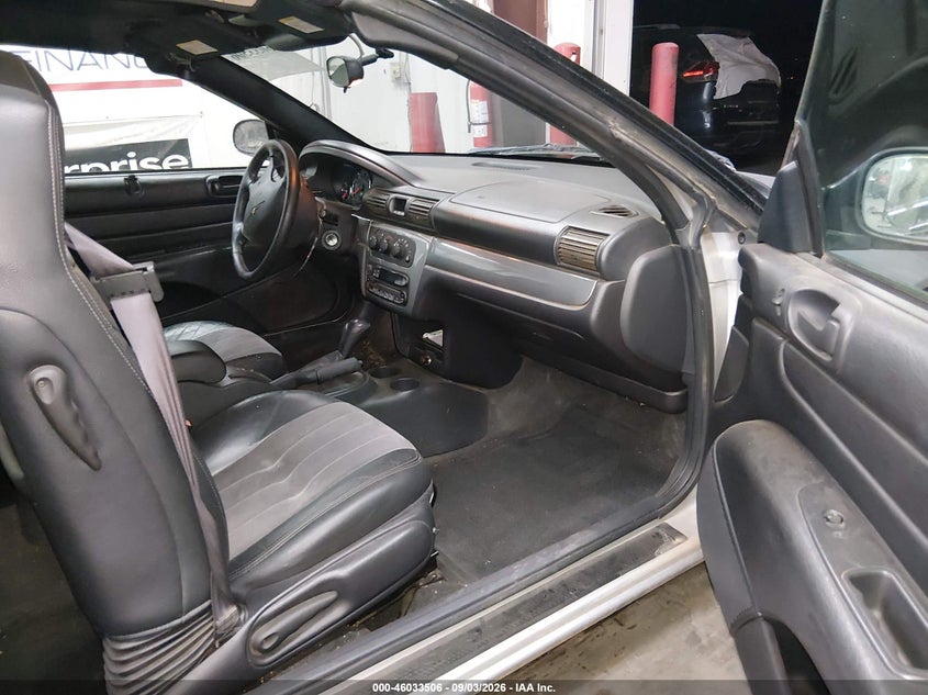 2004 CHRYSLER SEBRING auction photo 5
