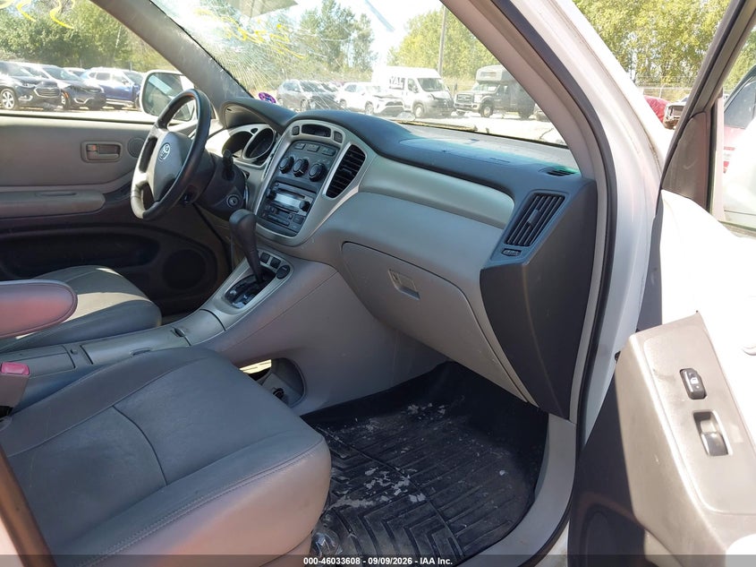 2004 TOYOTA HIGHLANDER auction photo 5