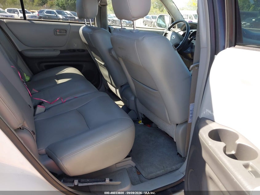 2004 TOYOTA HIGHLANDER auction photo 8