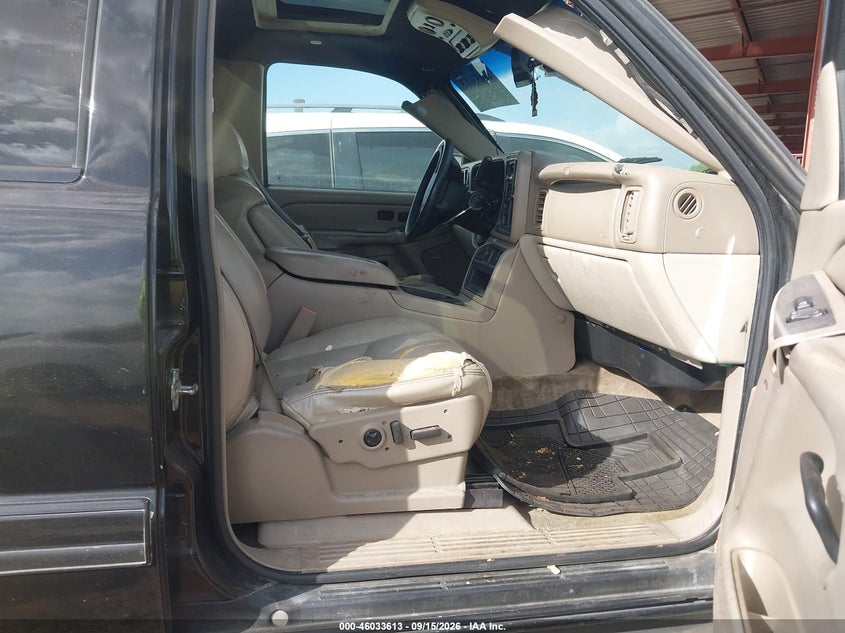 2004 CHEVROLET SUBURBAN 1500 auction photo 5