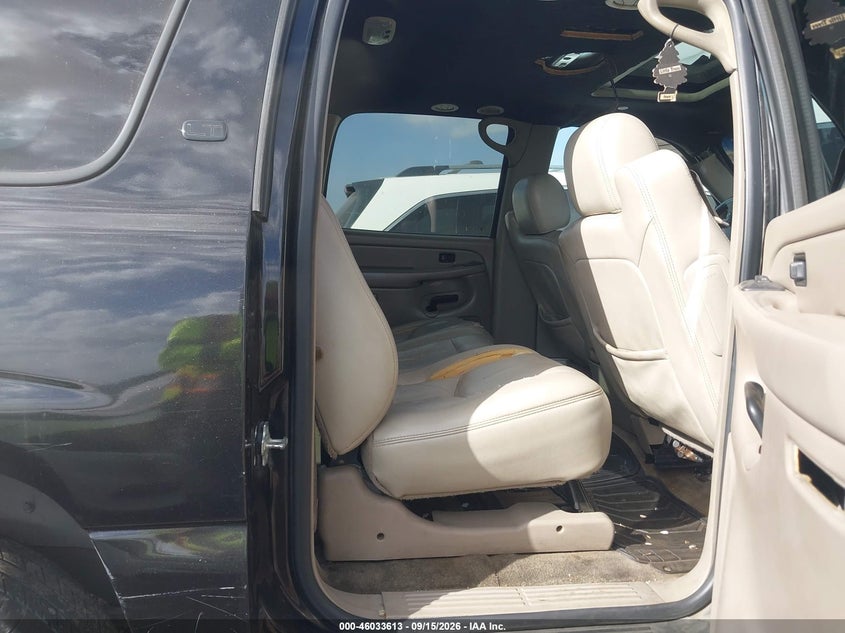 2004 CHEVROLET SUBURBAN 1500 auction photo 8