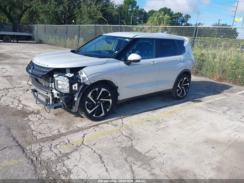 2024 Mitsubishi Outlander, Удар ззаду, IAAI, VIN JA4J4VA85RZ086760 — фото 2