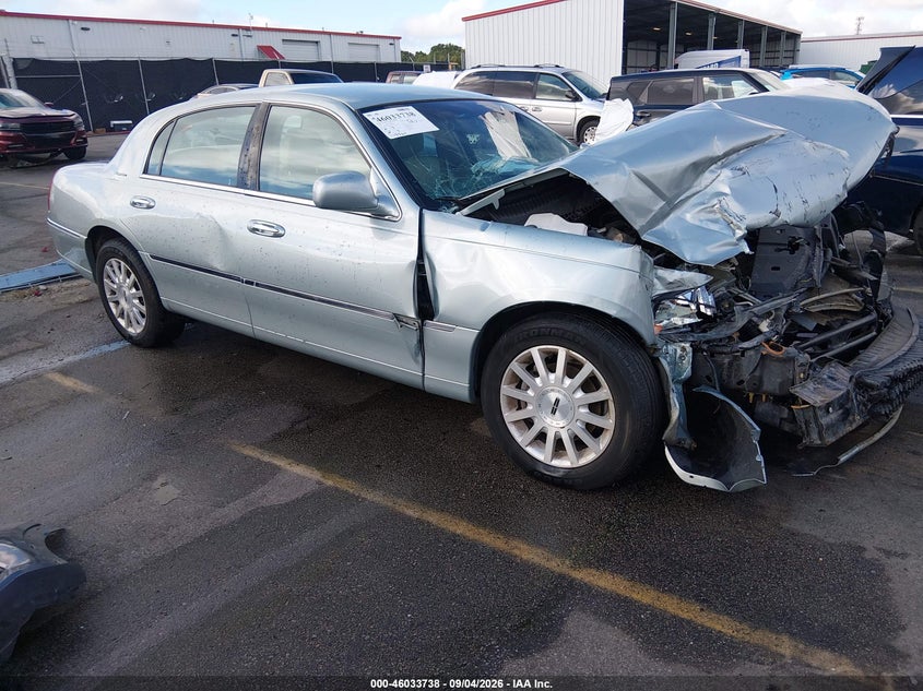 2007 LINCOLN TOWN CAR SIGNATURE