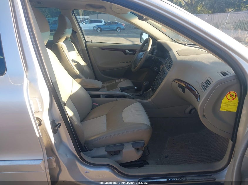 2004 VOLVO XC70 auction photo 5