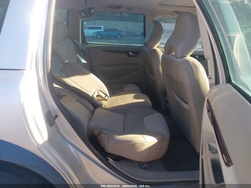 2004 VOLVO XC70 auction photo 8