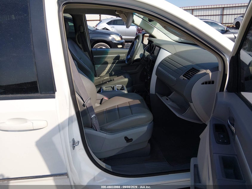 2008 DODGE GRAND CARAVAN auction photo 5