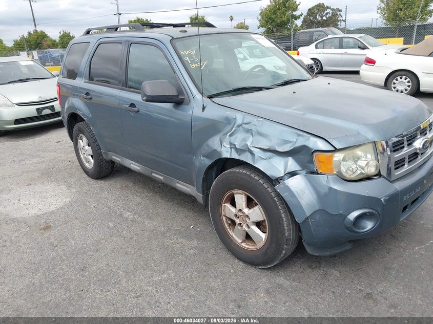 2011 FORD ESCAPE auction photo 1