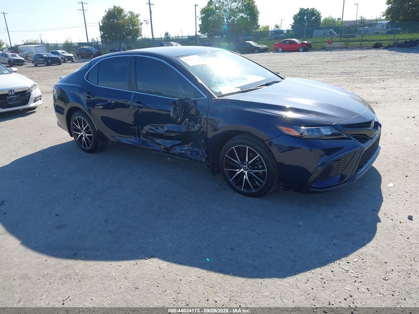 TOYOTA CAMRY - zdjęcie 1