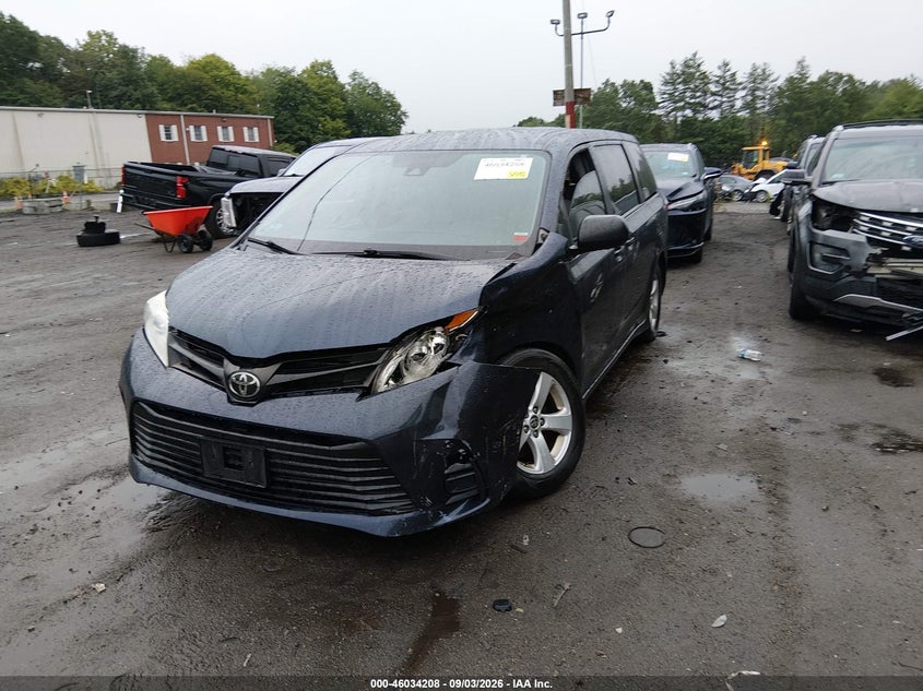 TOYOTA SIENNA - zdjęcie 2