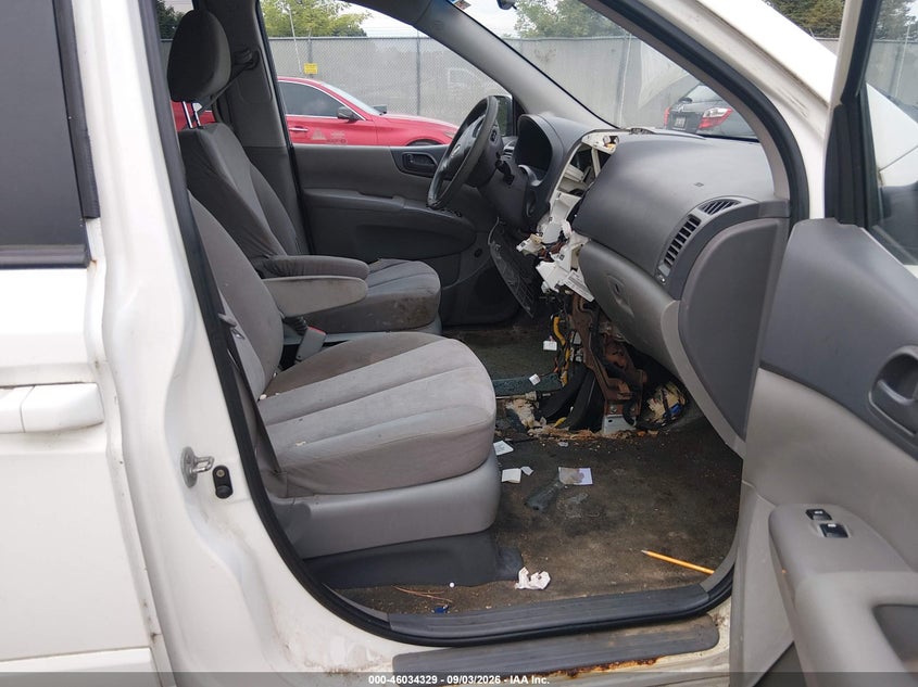 2012 KIA SEDONA auction photo 5