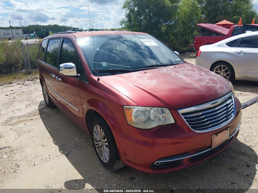 2013 CHRYSLER TOWN & COUNTRY auction photo 1