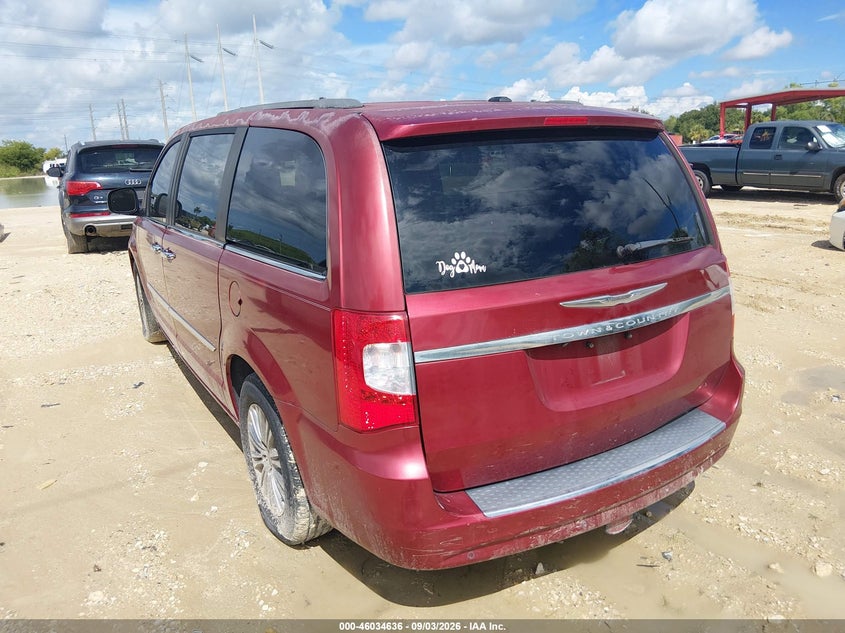 2013 CHRYSLER TOWN & COUNTRY auction photo 3