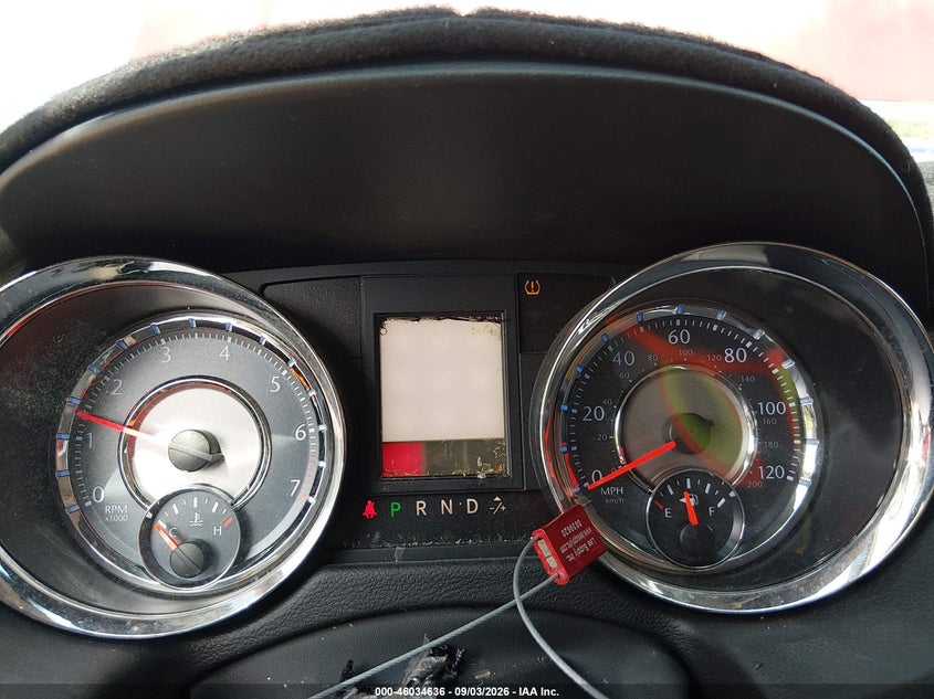 2013 CHRYSLER TOWN & COUNTRY auction photo 7