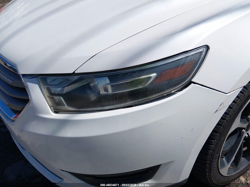2015 FORD TAURUS auction photo 6