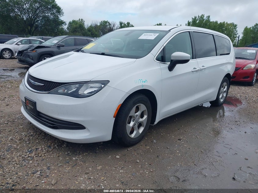 2017 CHRYSLER PACIFICA auction photo 2