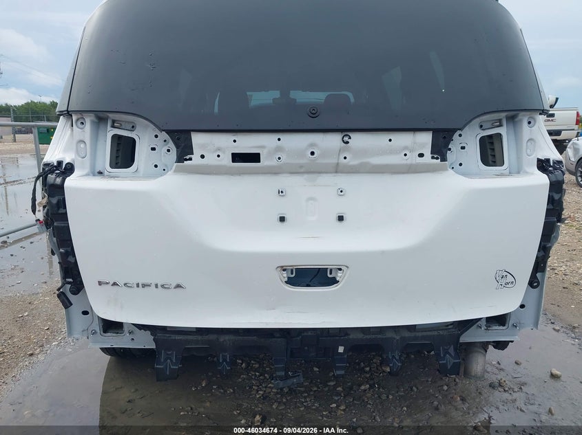 2017 CHRYSLER PACIFICA auction photo 6