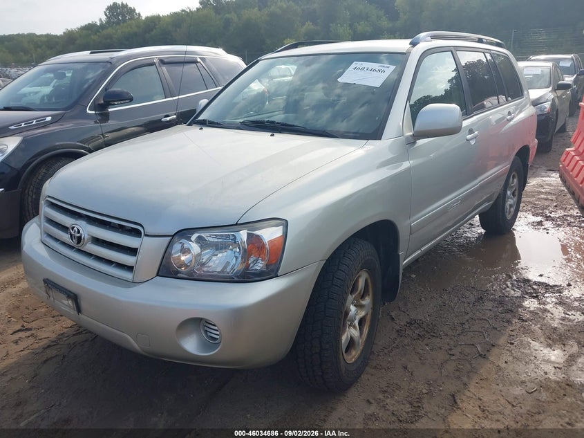 2004 TOYOTA HIGHLANDER auction photo 2