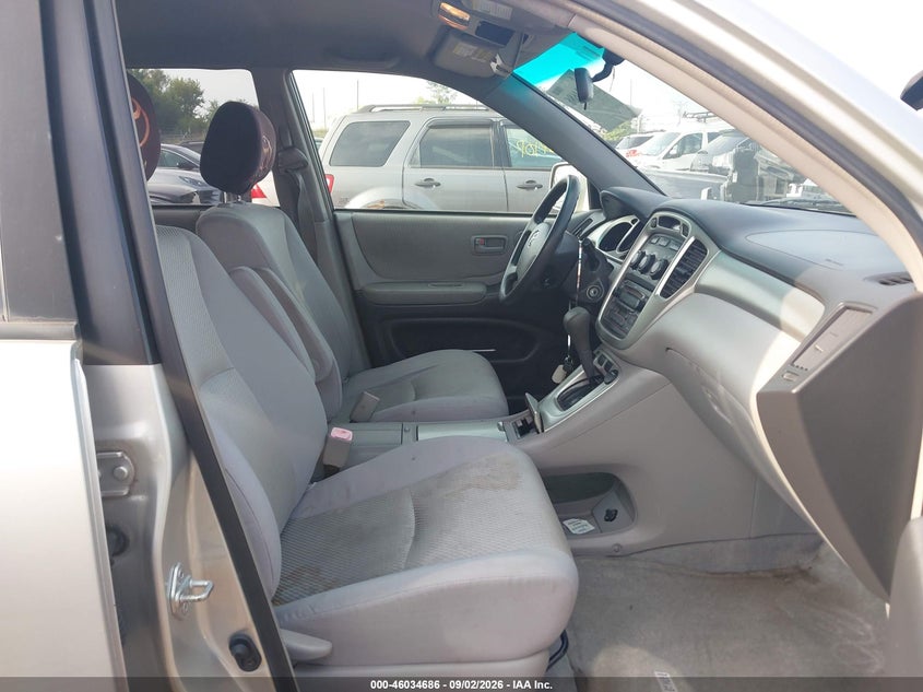 2004 TOYOTA HIGHLANDER auction photo 5