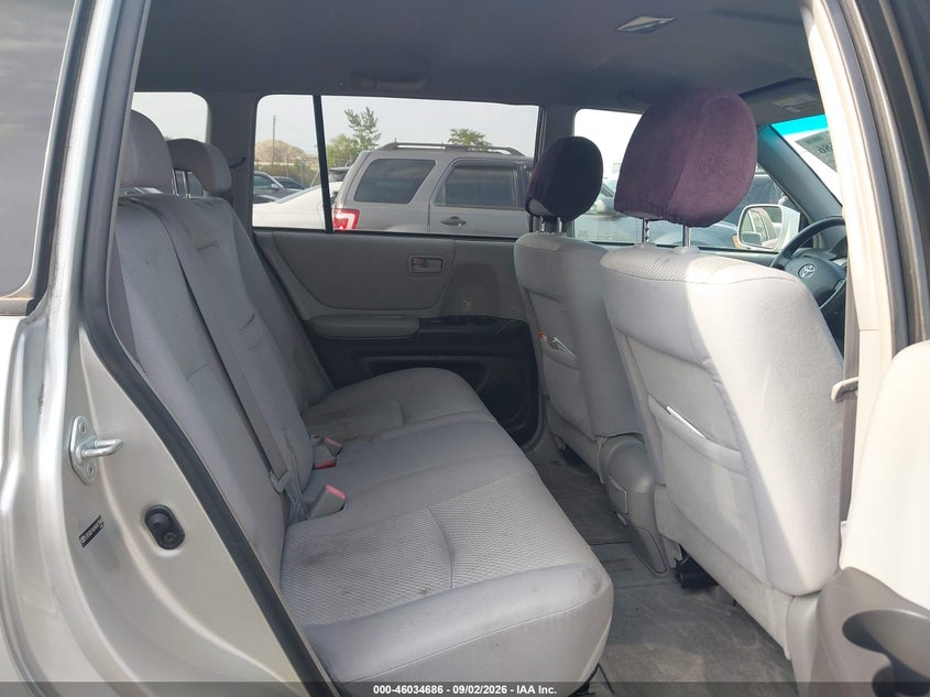 2004 TOYOTA HIGHLANDER auction photo 8