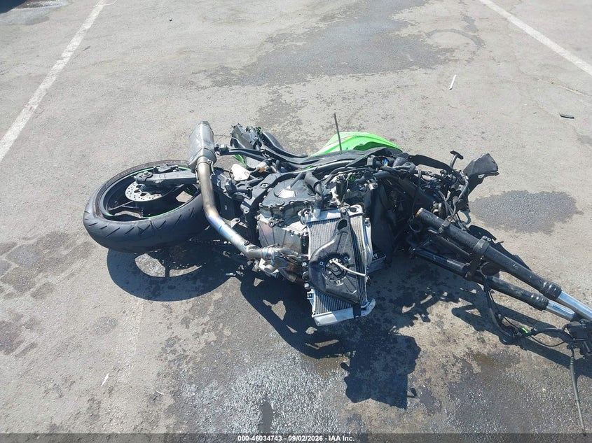 KAWASAKI ZX400 2025