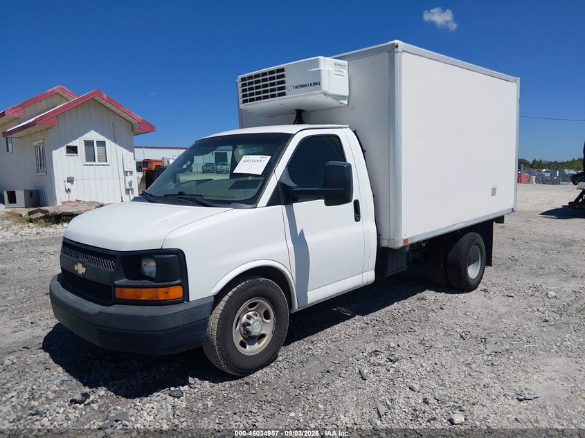 2017 CHEVROLET EXPRESS CUTAWAY auction photo 2