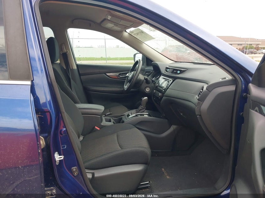 2017 NISSAN ROGUE auction photo 5