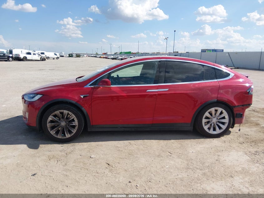 TESLA MODEL X - zdjęcie 14