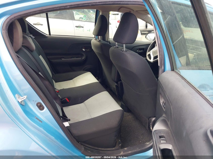 TOYOTA PRIUS C - zdjęcie 8