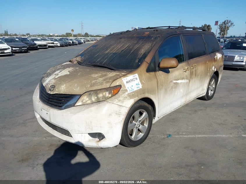 2012 TOYOTA SIENNA auction photo 6