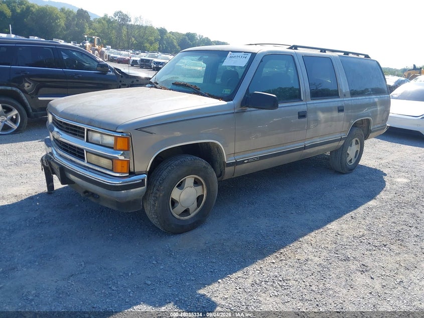 1999 CHEVROLET SUBURBAN 1500 auction photo 2
