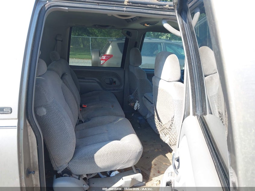 1999 CHEVROLET SUBURBAN 1500 auction photo 8